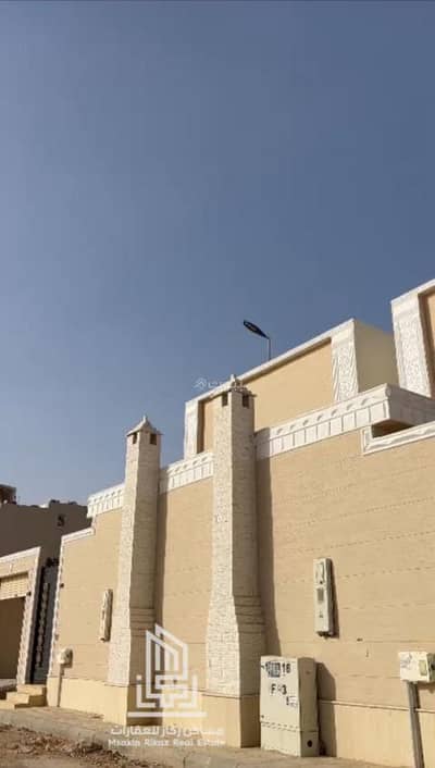 7 Bedroom Villa for Sale in South Riyadh, Riyadh - Villa for sale on Raya Street, Al-Bareer neighborhood, Riyadh City, Riyadh Region