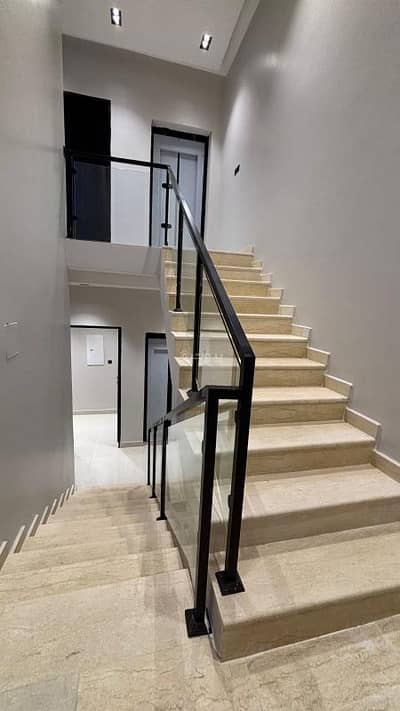 3 Bedroom Floor for Sale in East Riyadh, Riyadh - Al-Yarmouk neighborhood