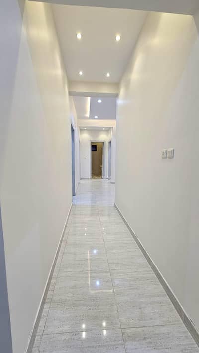 11 Bedroom Residential Building for Rent in East Riyadh, Riyadh - Building for rent entirely on Prince's Road