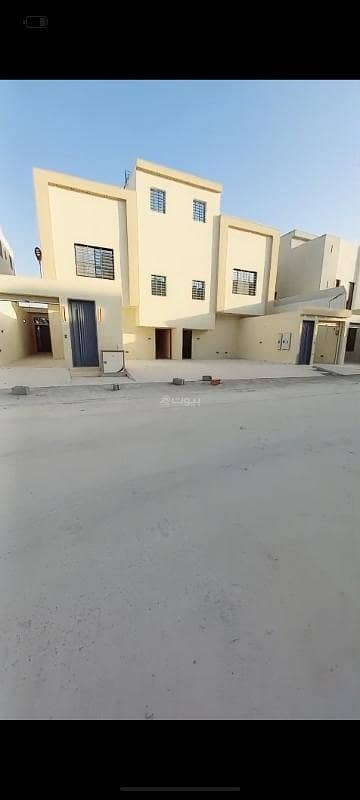 3 Bedroom Flat for Sale in South Riyadh, Riyadh - An apartment with an area of 300 square meters in Badr neighborhood