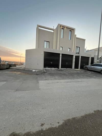 دور 5 غرف نوم للبيع في جنوب الرياض، الرياض - دور علوي للبيع