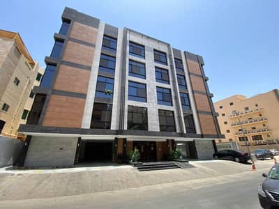 5 Bedroom Floor for Sale in North Jeddah, Jeddah - Luxurious penthouse villa for sale in Al Zahra district