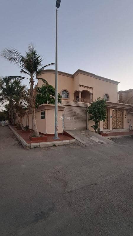 Villa for sale in a prime location in Al Bassateen neighborhood in front of a park
