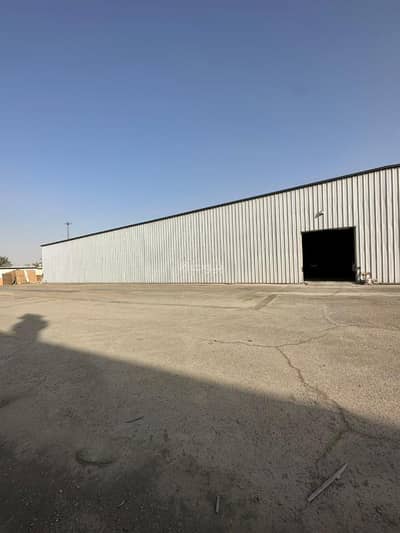 مستودع  للايجار في شرق الرياض، الرياض - مستودع للإيجار في شارع ابن العميد, حي السلي, مدينة الرياض