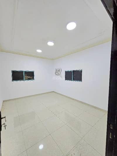 فلیٹ 2 غرفة نوم للايجار في شرق الرياض، الرياض - شقة عوائل للإيجار السنوي في اشبيلية، شرق الرياض