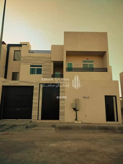 فیلا 5 غرف نوم للبيع في نبلاء، المدينة المنورة - فيلا للبيع في شارع الكمابن طلحه, حي نبلاء, مدينة المدينه المنوره, منطقة المدينة المنورة