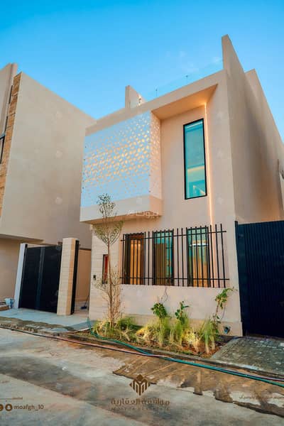 5 Bedroom Villa for Sale in West Riyadh, Riyadh - 5 bedrooms villas for sale in Mahdia