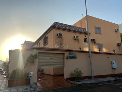 10 Bedroom Villa for Sale in North Jeddah, Jeddah - Villa for sale in Al-Manar neighborhood on two streets, eastern and southern.