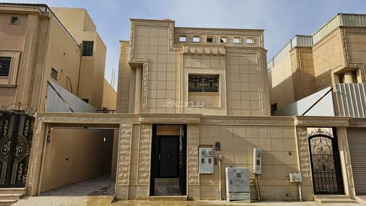 10 Bedroom Villa for Sale in South Riyadh, Riyadh - Villa for sale in Al-Aziziyah neighborhood, Riyadh, a distinguished location