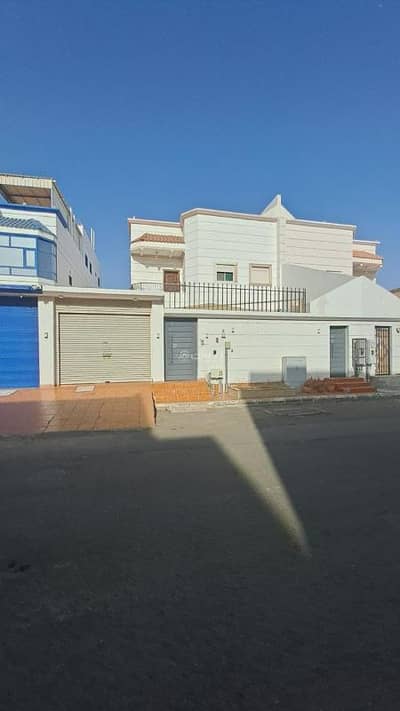 9 Bedroom Villa for Sale in North Jeddah, Jeddah - A distinctive villa for sale in Al-Basatin neighborhood 9 Bedroom Villa for Sale in North Jeddah, Jeddah - A distinctive villa for sale in Al-Basatin neighborhood