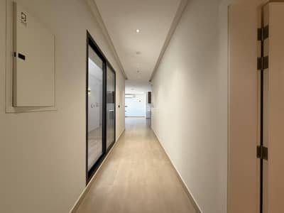 فلیٹ 3 غرف نوم للايجار في شمال الرياض، الرياض - ساتل في اوبال - شقة غير مؤثثة بثلاث غرف نوم على طريق الثمامة