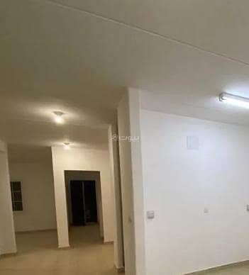 فیلا 4 غرف نوم للايجار في شمال الرياض، الرياض - فيلا للإيجار في شارع محمد أمين فودة, حي مطار الملك خالد الدولي, مدينة الرياض, منطقة الرياض