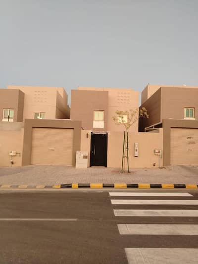 فیلا 4 غرف نوم للبيع في شمال الرياض، الرياض - فيلا للبيع في شارع علي بن عمر الحمامي, حي مطار الملك خالد الدولي, مدينة الرياض