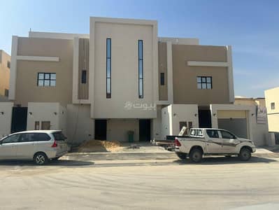 دور 5 غرف نوم للبيع في جنوب الرياض، الرياض - دور للبيع في الرياض – حي الدار البيضاء