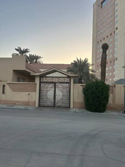 4 Bedroom Villa for Sale in Central Riyadh, Riyadh - 10 Bedroom Villa For Sale in Al Namudhajiya, Riyadh