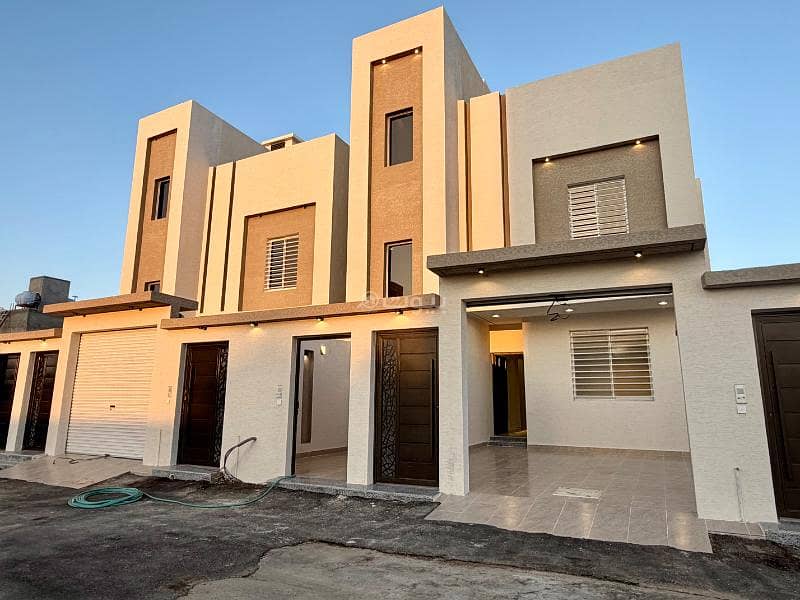 For sale, an upper floor with a separate entrance in Al-Zuhur neighborhood in Muhala, Abha.