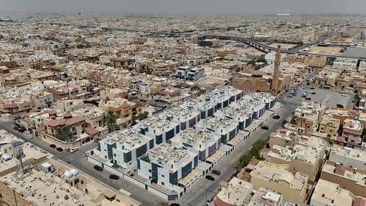 Complex for Sale in East Riyadh, Riyadh - Investment opportunity: residential complex for sale in Andalus, Riyadh