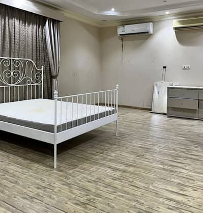 دور 4 غرف نوم للايجار في شرق الرياض، الرياض - دور للايجار في السلام