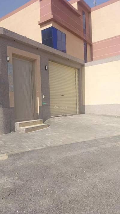 3 Bedroom Floor for Sale in South Riyadh, Riyadh - Floor for Sale in Okaz, South Riyadh