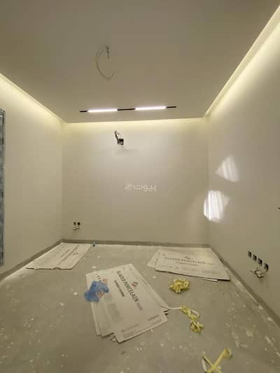 4 Bedroom Floor for Sale in East Riyadh, Riyadh - Ground floor townhouse for sale in Granada neighborhood