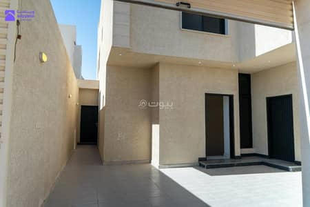 فیلا 7 غرف نوم للبيع في شمال الرياض، الرياض - فيلا دبلكس بالعارض | واجهة شرقية | قريبة من الطرق الرئيسية