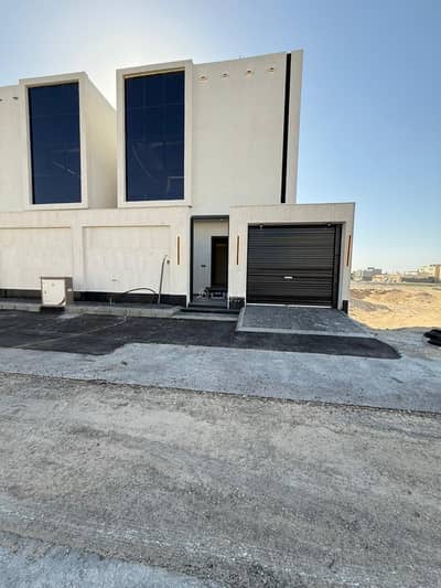 6 Bedroom Villa for Sale in Al Hofuf South, Al Hofuf Eastern Region - 6-bedroom villa for sale in Al-Asima neighborhood