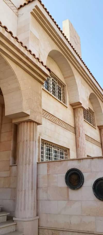 فیلا 8 غرف نوم للايجار في شمال جدة، جدة - فيلا للإيجار في شارع احمد بن قنفذ, حي الشاطئ, مدينة جدة, منطقة مكة المكرمة