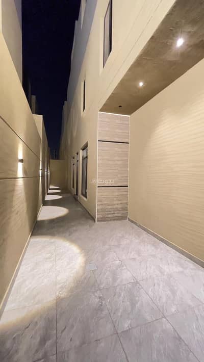 3 Bedroom Floor for Sale in East Riyadh, Riyadh - Residential apartment consisting of 3 bedrooms for sale in El Mounsia