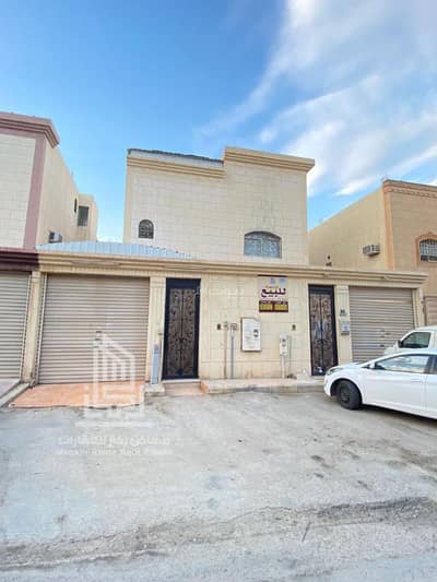 فیلا 8 غرف نوم للبيع في شرق الرياض، الرياض - استثمر في الراحة! فيلا دورين + ملحق مناسب للسكن او الإستثمار حي السعادة