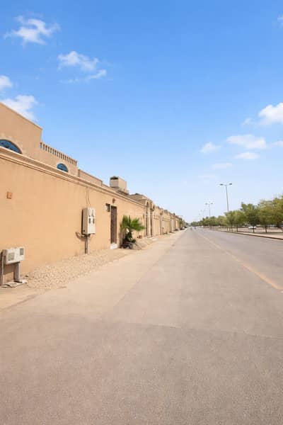 10 Bedroom Villa for Sale in South Riyadh, Riyadh - Residential villa for sale - Badr Neighborhood (cash)