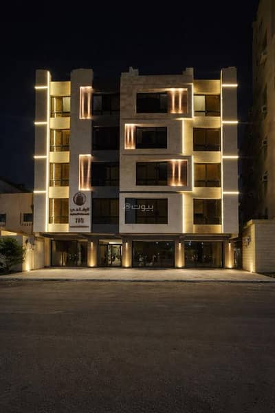 5 Bedroom Apartment for Sale in North Jeddah, Jeddah - 5-bedroom apartment in Al-Bawadi neighborhood, front-facing with two entrances, for sale, immediate possession, ready to move in.