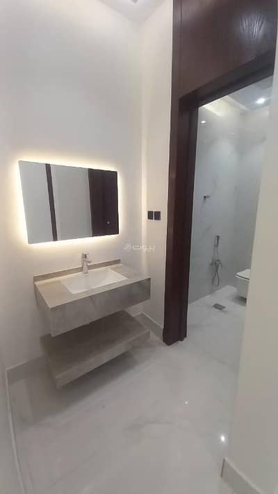 3 Bedroom Flat for Sale in South Riyadh, Riyadh - A 3-bedroom apartment for sale in المروة
