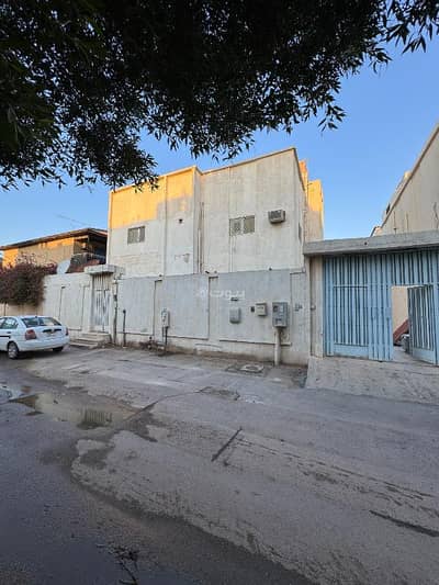 فیلا 11 غرف نوم للبيع في شمال الرياض، الرياض - فرصة فيلا بقيمة ارض في الورود