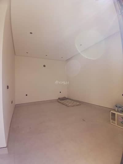 4 Bedroom Floor for Sale in East Riyadh, Riyadh - 4-bedroom residential villa for sale in Al-Rimal, Riyadh