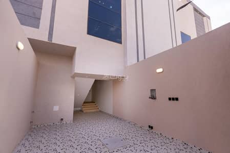 3 Bedroom Floor for Sale in South Riyadh, Riyadh - Apartment for sale in Akaaz, Riyadh