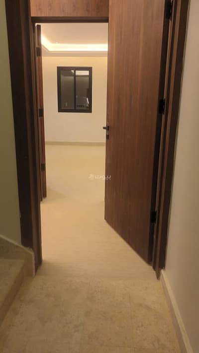 دور 3 غرف نوم للايجار في غرب الرياض، الرياض - دور سكني جديد لم يُسكن من قبل، يتميز بالخصوصية ومدخل مستقل، وموقعه مميز قريب من قاعدة الملك سلمان وسهل الوصول للطرق الرئيسية.