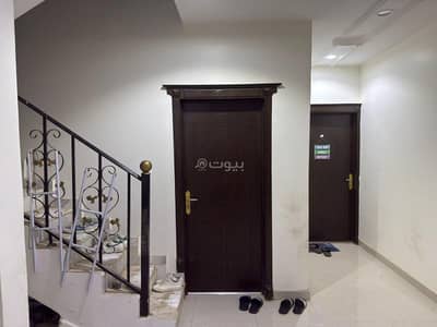 فیلا 5 غرف نوم للبيع في شرق الرياض، الرياض - درج اخلي وشقه موقع مميز جدا