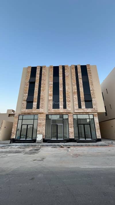 Residential Building for Sale in West Riyadh, Riyadh - Residential building for sale in Al-Mahdia district, with an area of 400 sq m