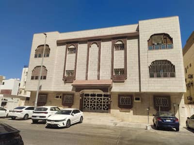 Residential Building for Rent in North Jeddah, Jeddah - Residential building for rent in Jeddah, Al-Safa neighborhood, suitable for companies and institutions. 3 floors, 6 apartments.