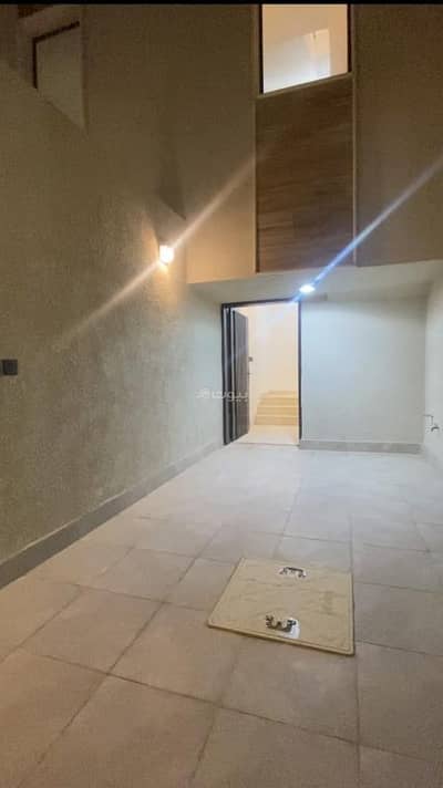 4 Bedroom Floor for Rent in West Riyadh, Riyadh - A rental apartment in Deirab neighborhood – separate entrance and a spacious rooftop