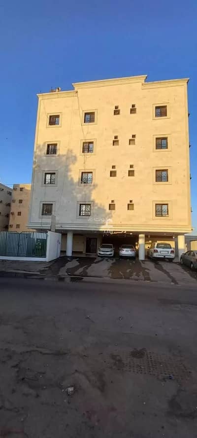 Residential Building for Rent in Al Athir, Dammam -  Luxury Suites for Rent – Single Men