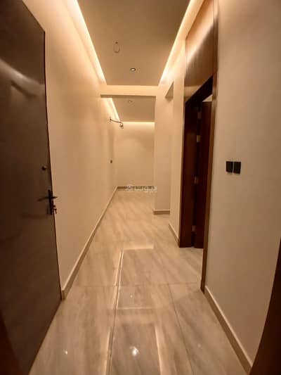 دور 4 غرف نوم للبيع في شرق الرياض، الرياض - 4 غرف نوم للدور للبيع في اليرموك