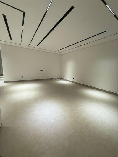 دور 4 غرف نوم للبيع في شمال الرياض، الرياض - ادوار للبيع - جادة 39 حي الملقا