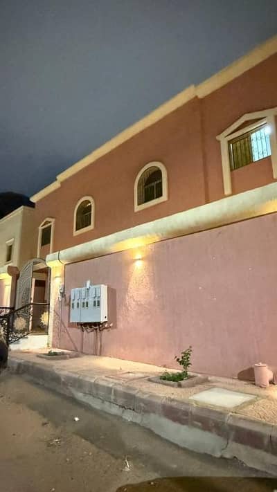 عمارة تجارية  للبيع في الجماوات، المدينة المنورة - للبيع عماره تجارية داخل حدود الحرم مؤجرة الدخل 130 الف