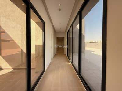 شقة 3 غرف نوم للايجار في شمال الرياض، الرياض - ساتل في أوبال - شقة غير مؤثثة بثلاث غرف نوم مع سطح على طريق الثمامة