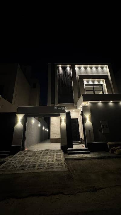 4 Bedroom Villa for Sale in East Riyadh, Riyadh - Villa for sale, two floors with an apartment, in Al-Nadwah neighborhood