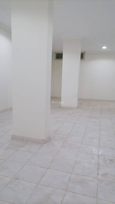 Warehouse for Rent in Al Nuzhah, Makkah - Warehouse for rent in Al-Nuzha, Al-Sittin Street, Makkah