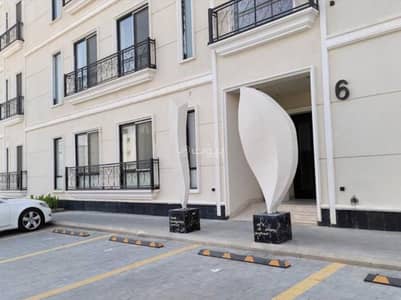 3 Bedroom Flat for Rent in East Riyadh, Riyadh - Three-bedroom apartment with a living room and reception for rent in Al-Yarmuk