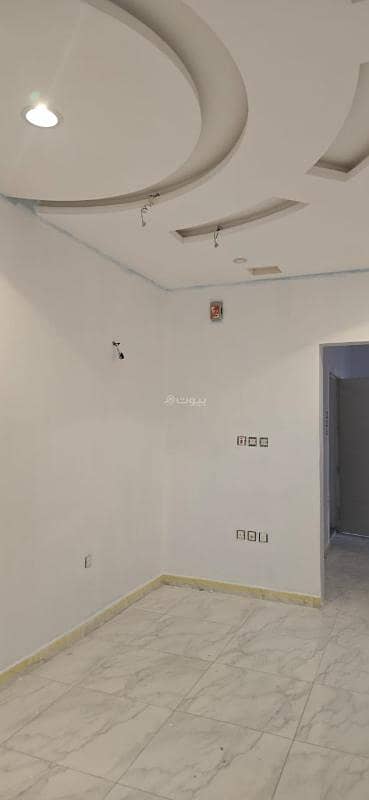 4 Bedroom Apartment for Rent in Al Nuzhah, Makkah - 4-room apartment for newlyweds only at 27,000