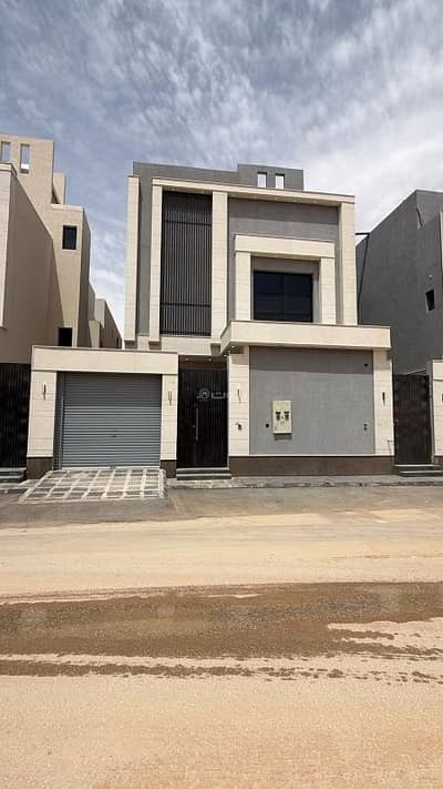 6 Bedroom Villa for Sale in East Riyadh, Riyadh - Villa with an independent apartment
